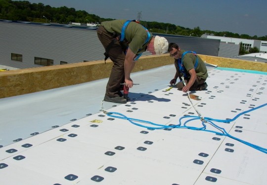 Étanchéité de toitures plates : utilisez une membrane renforcée